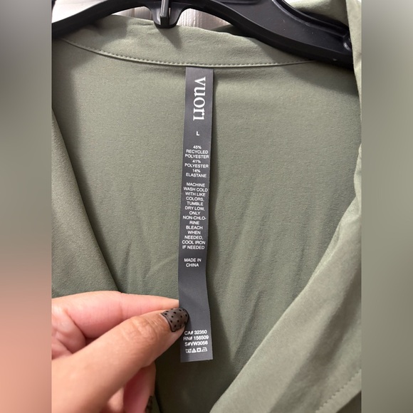 Vuori Villa Utility Romper Size Large - Picture 4 of 5